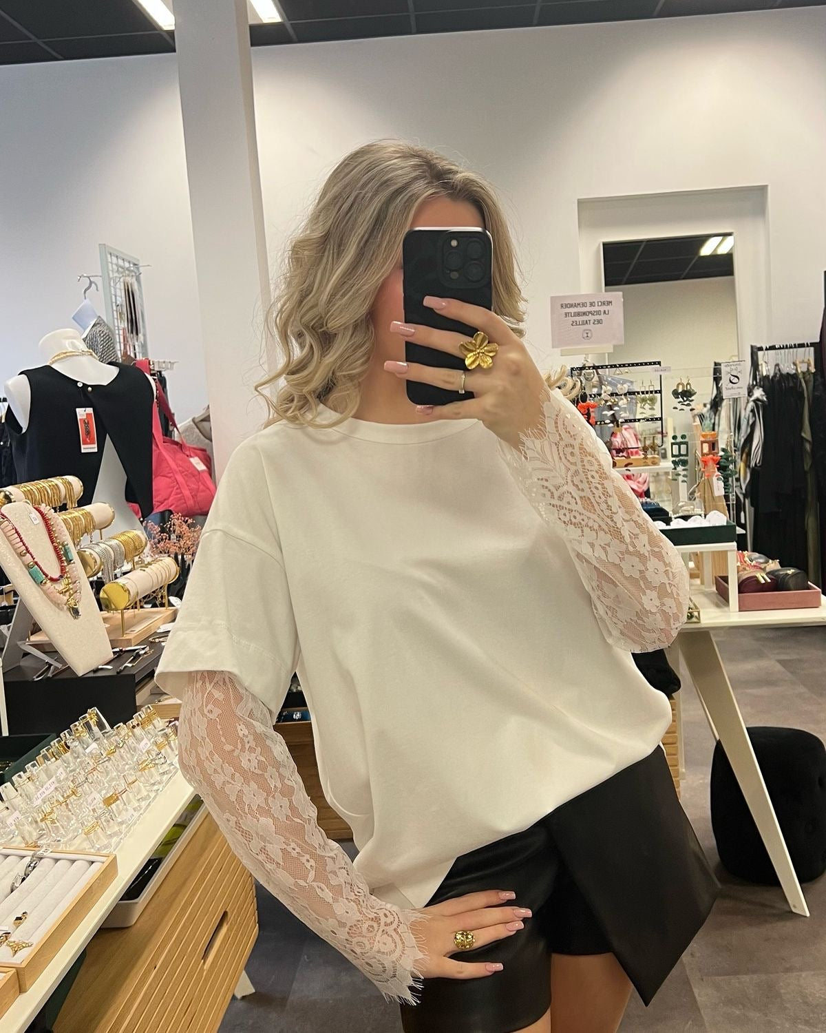 pull dentelle- élégance