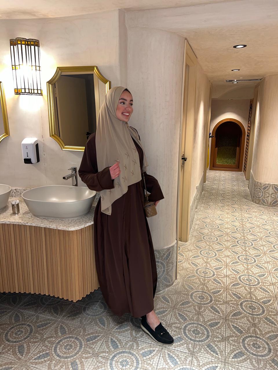Collection Abayas Élégantes – Simplicité & Raffinement