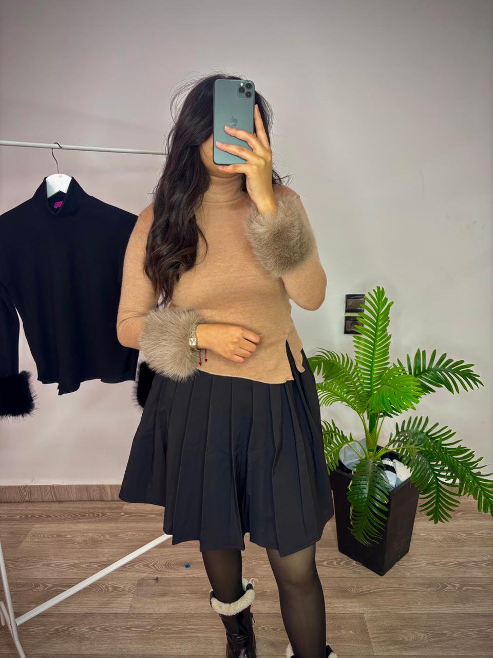 Pull Col Roulé Chic – Détails Fourrure Élégants